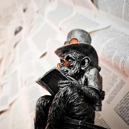 Old Town W Balcony Only 5 Min Danube River Apartamento *