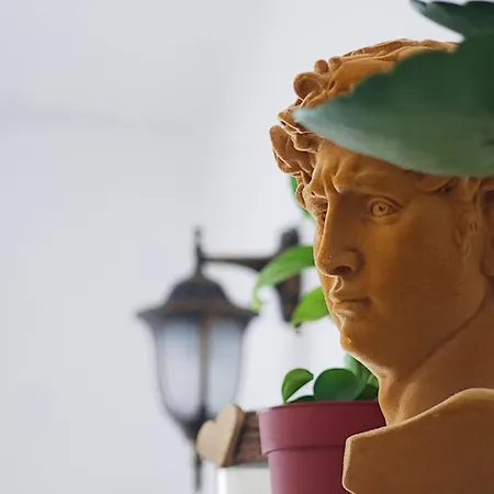 Old Town W Balcony Only 5 Min Danube River Apartamento Bratislava