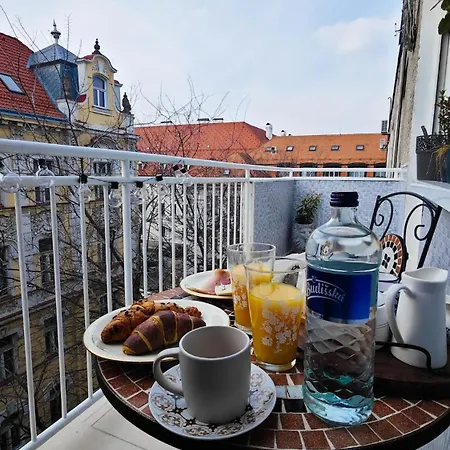 Old Town W Balcony Only 5 Min Danube River * Bratysława