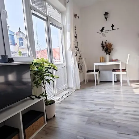 شقة Old Town W Balcony Only 5 Min Danube River *